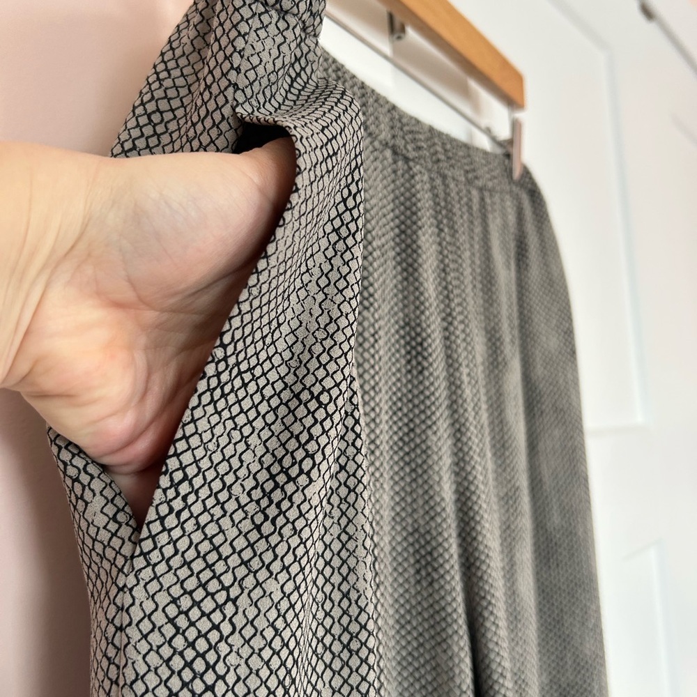 Eileen Fisher 100% silk crepe georgette pants. 1X - Picture 6 of 11